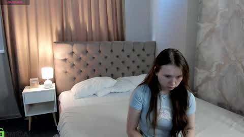Milena online show from May 22, 2026, 3:46 am