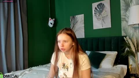 Milena online show from May 25, 2026, 2:39 am
