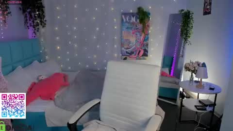 Milena online show from June 24, 2026, 2:54 am