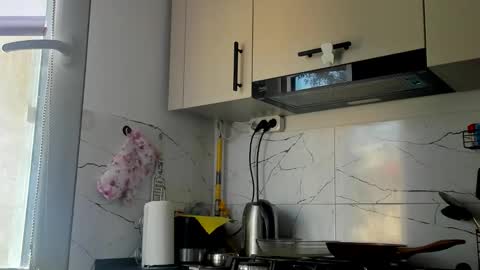 Snapshot of bootylicious_xx chatting on May 4, 2026, 9:27 am Klaras room online show from May 4, 2026, 9:27 am