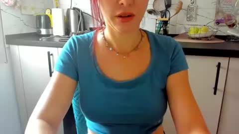 Snapshot of bootylicious_xx chatting on July 30, 2026, 12:15 pm Klaras room online show from July 30, 2026, 12:15 pm