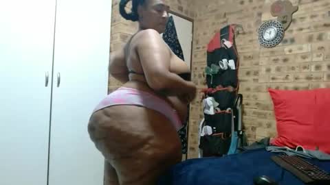 bootytwerkxxx online show from April 16, 2026, 5:03 pm