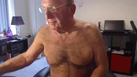 Snapshot of boppy21 chatting on May 5, 2026, 2:03 pm Boppy21 online show from May 5, 2026, 2:03 pm