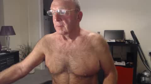 Snapshot of boppy21 chatting on May 7, 2026, 8:47 pm Boppy21 online show from May 7, 2026, 8:47 pm