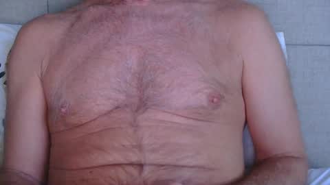 Snapshot of born2run chatting on February 12, 2025, 8:16 am born2run online show from February 12, 2025, 8:16 am