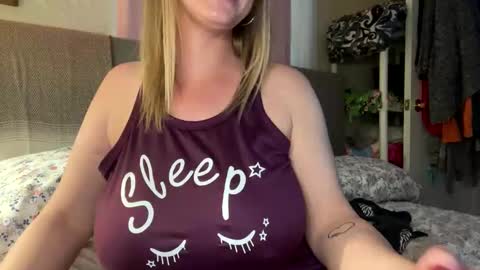 Snapshot of bossmomma chatting on January 2, 2025, 8:46 pm BossMom online show from January 2, 2025, 8:46 pm