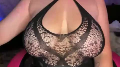 Snapshot of bossmomma chatting on September 15, 2025, 5:46 pm BossMom online show from September 15, 2025, 5:46 pm