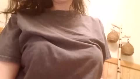 Bouncy Queen Majesty online show from September 16, 2025, 6:53 pm