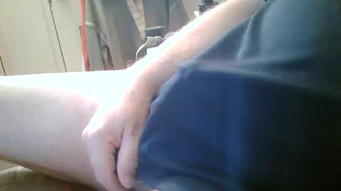 Snapshot of bourbon1965 chatting on March 23, 2026, 2:21 pm Bourbon online show from March 23, 2026, 2:21 pm