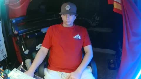 Snapshot of bowerboi1217 chatting on December 2, 2025, 11:00 pm Bowerboi1217 online show from December 2, 2025, 11:00 pm