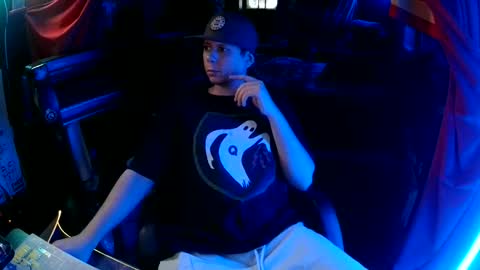 Bowerboi1217 online show from May 2, 2026, 2:49 am