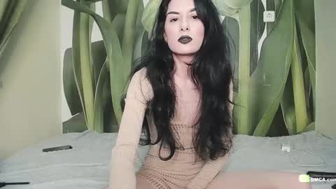 Helen  online show from December 28, 2024, 1:06 pm