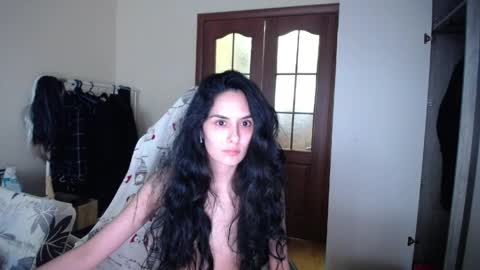 Helen  online show from March 27, 2026, 11:43 am