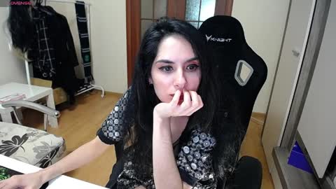 Helen  online show from April 8, 2026, 3:23 pm