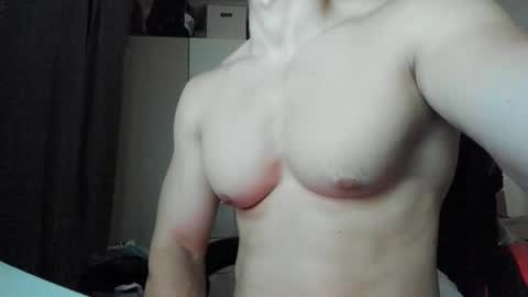 boy_boy22 online show from September 14, 2025, 7:13 pm