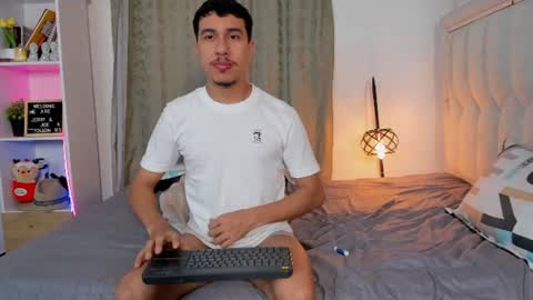 boy_jerry online show from August 3, 2026, 4:44 am