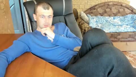 BoyApollon online show from April 22, 2026, 4:48 am