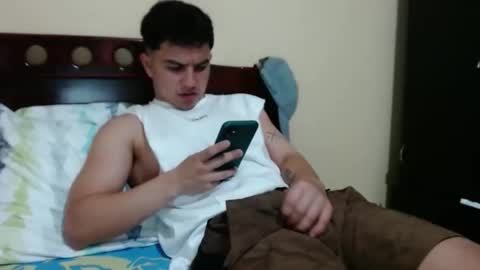 Snapshot of boyfit2023 chatting on February 15, 2025, 12:48 am boyfit2023 online show from February 15, 2025, 12:48 am