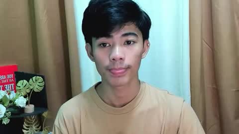 Snapshot of boynextdoor4ux chatting on November 10, 2025, 6:40 pm HI IM JAMES DONT FORGET GIVE ME THUMBS UP AND JOIN TO MY FANCLUB online show from November 10, 2025, 6:40 pm