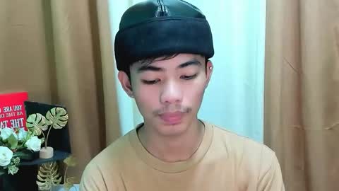 Snapshot of boynextdoor4ux chatting on November 14, 2025, 9:35 pm HI IM JAMES DONT FORGET GIVE ME THUMBS UP AND JOIN TO MY FANCLUB online show from November 14, 2025, 9:35 pm