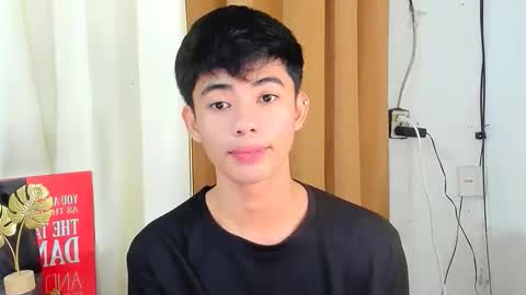 Snapshot of boynextdoor4ux chatting on December 18, 2025, 5:19 pm HI IM JAMES DONT FORGET GIVE ME THUMBS UP AND JOIN TO MY FANCLUB online show from December 18, 2025, 5:19 pm