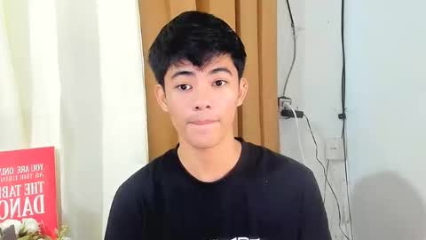 Snapshot of boynextdoor4ux chatting on December 22, 2025, 8:39 pm HI IM JAMES DONT FORGET GIVE ME THUMBS UP AND JOIN TO MY FANCLUB online show from December 22, 2025, 8:39 pm