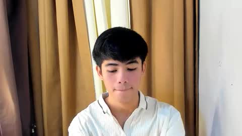 Snapshot of boynextdoor4ux chatting on February 4, 2026, 11:53 pm HI IM JAMES DONT FORGET GIVE ME THUMBS UP AND JOIN TO MY FANCLUB online show from February 4, 2026, 11:53 pm