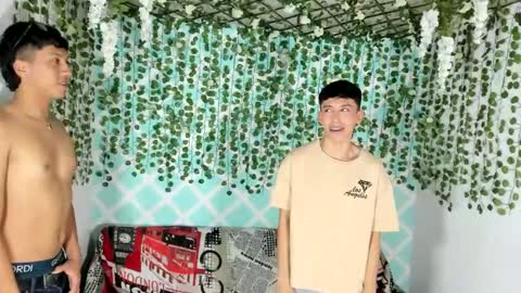 boys4hot_777 online show from February 14, 2025, 7:33 pm