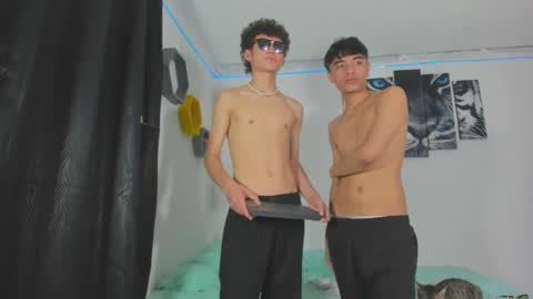 boys4hot_777 online show from March 4, 2025, 6:39 pm