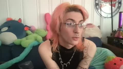 boywithbug online show from February 4, 2025, 8:28 pm