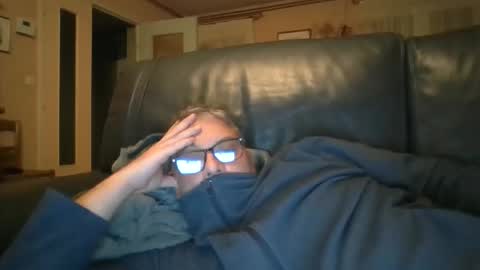 Snapshot of bozo81 chatting on September 16, 2025, 7:37 pm bozo81 online show from September 16, 2025, 7:37 pm