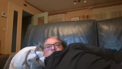 Snapshot of bozo81 chatting on September 20, 2025, 5:25 pm bozo81 online show from September 20, 2025, 5:25 pm