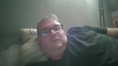 Snapshot of bozo81 chatting on September 28, 2025, 8:03 pm bozo81 online show from September 28, 2025, 8:03 pm