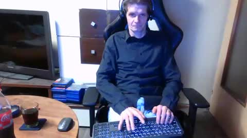 bponie1 online show from December 4, 2024, 1:47 am