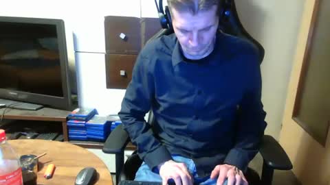 bponie1 online show from December 7, 2024, 3:14 am