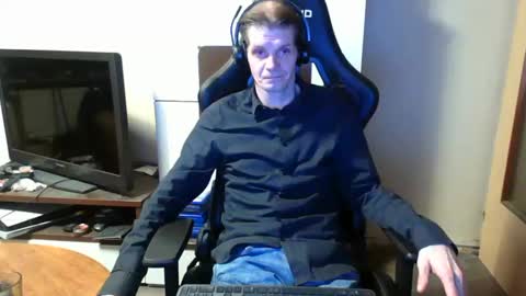 bponie1 online show from February 9, 2025, 2:28 am