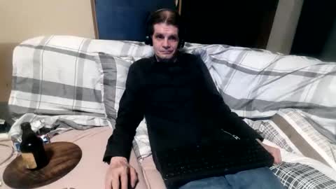 bponie1 online show from September 19, 2025, 2:24 am