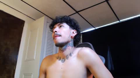 Snapshot of bra_c chatting on April 2, 2026, 6:27 pm bra_c online show from April 2, 2026, 6:27 pm