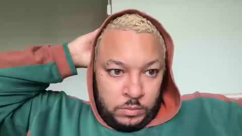 Snapshot of brad_368 chatting on December 14, 2025, 12:21 pm Brad online show from December 14, 2025, 12:21 pm