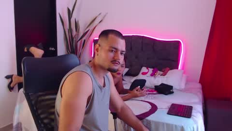 Snapshot of bradandjenn chatting on September 26, 2025, 2:43 pm Your favorite couple and the best butt on Chatur online show from September 26, 2025, 2:43 pm