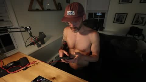 Snapshot of bradbronton chatting on May 8, 2026, 1:00 am BradBronton online show from May 8, 2026, 1:00 am