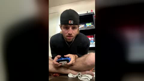 braden_thompson2012 online show from April 27, 2026, 10:08 pm