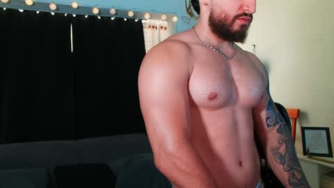 Snapshot of bradley_martinez chatting on January 28, 2025, 8:36 pm Bradley Martinez online show from January 28, 2025, 8:36 pm