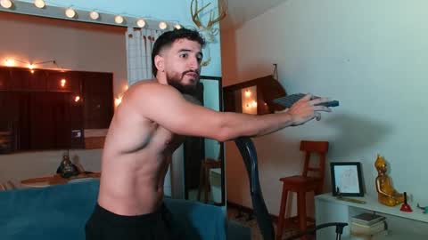 Snapshot of bradley_martinez chatting on January 28, 2025, 11:39 pm Bradley Martinez online show from January 28, 2025, 11:39 pm