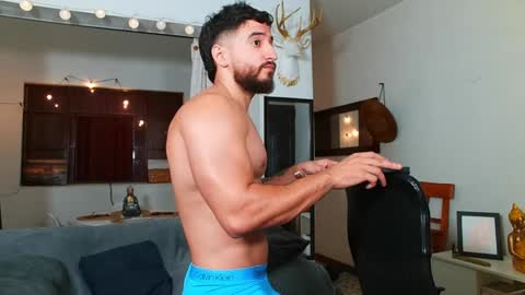 Snapshot of bradley_martinez chatting on February 3, 2025, 10:54 pm Bradley Martinez online show from February 3, 2025, 10:54 pm