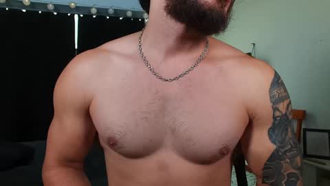 Snapshot of bradley_martinez chatting on February 7, 2025, 1:53 pm Bradley Martinez online show from February 7, 2025, 1:53 pm