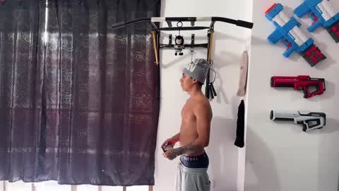 Snapshot of bradley_strong_ chatting on October 9, 2025, 4:16 pm Bradley Strong online show from October 9, 2025, 4:16 pm