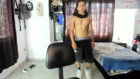 Snapshot of bradley_strong_ chatting on July 28, 2026, 7:39 pm Bradley Strong online show from July 28, 2026, 7:39 pm