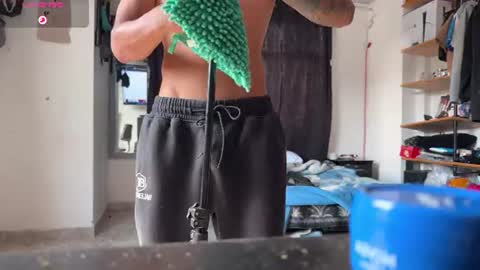 Snapshot of bradley_strong_ chatting on August 2, 2026, 2:37 pm Bradley Strong online show from August 2, 2026, 2:37 pm