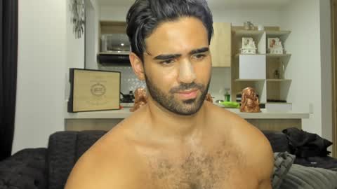 bradleymartin7 online show from February 6, 2025, 3:27 am